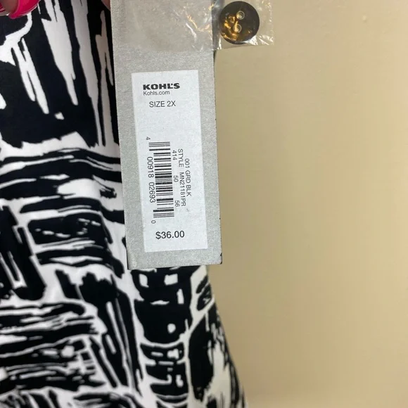 Apt.‎ 9 Black and White Abstract Women's Blouse - Picture 6 of 7